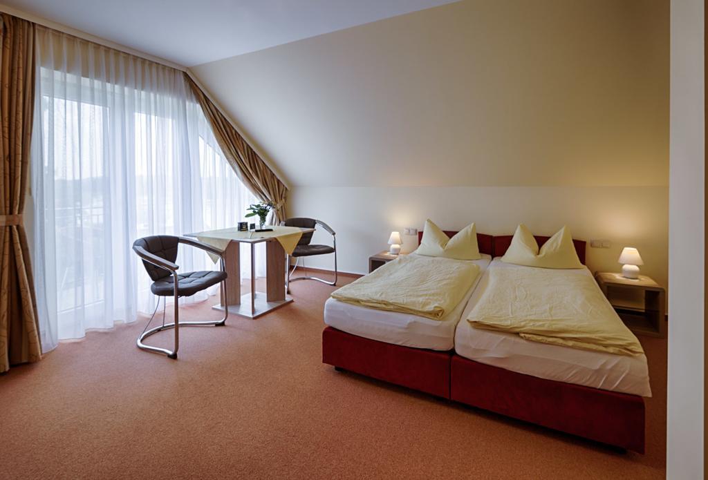 Hotel Elbterrassen Zu Brambach Dessau-Rosslau Exteriér fotografie