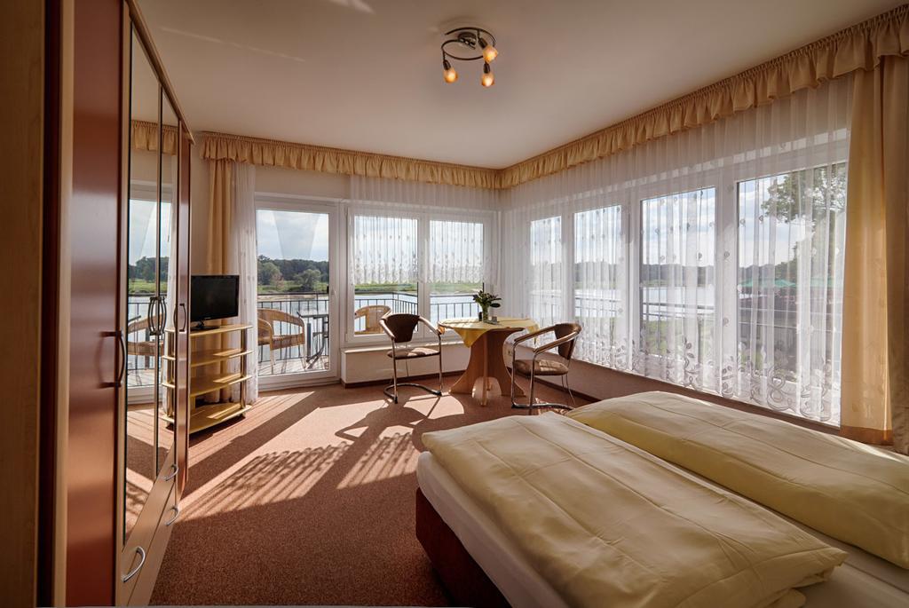 Hotel Elbterrassen Zu Brambach Dessau-Rosslau Exteriér fotografie